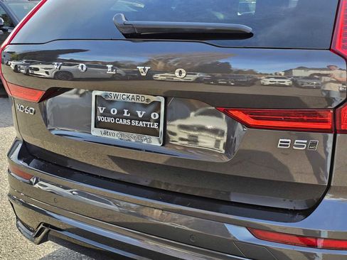 Certified 2025 Volvo XC60 B5 Core image 13