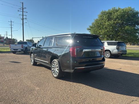 Certified 2023 GMC Yukon XL Denali AWD/4WD image 6