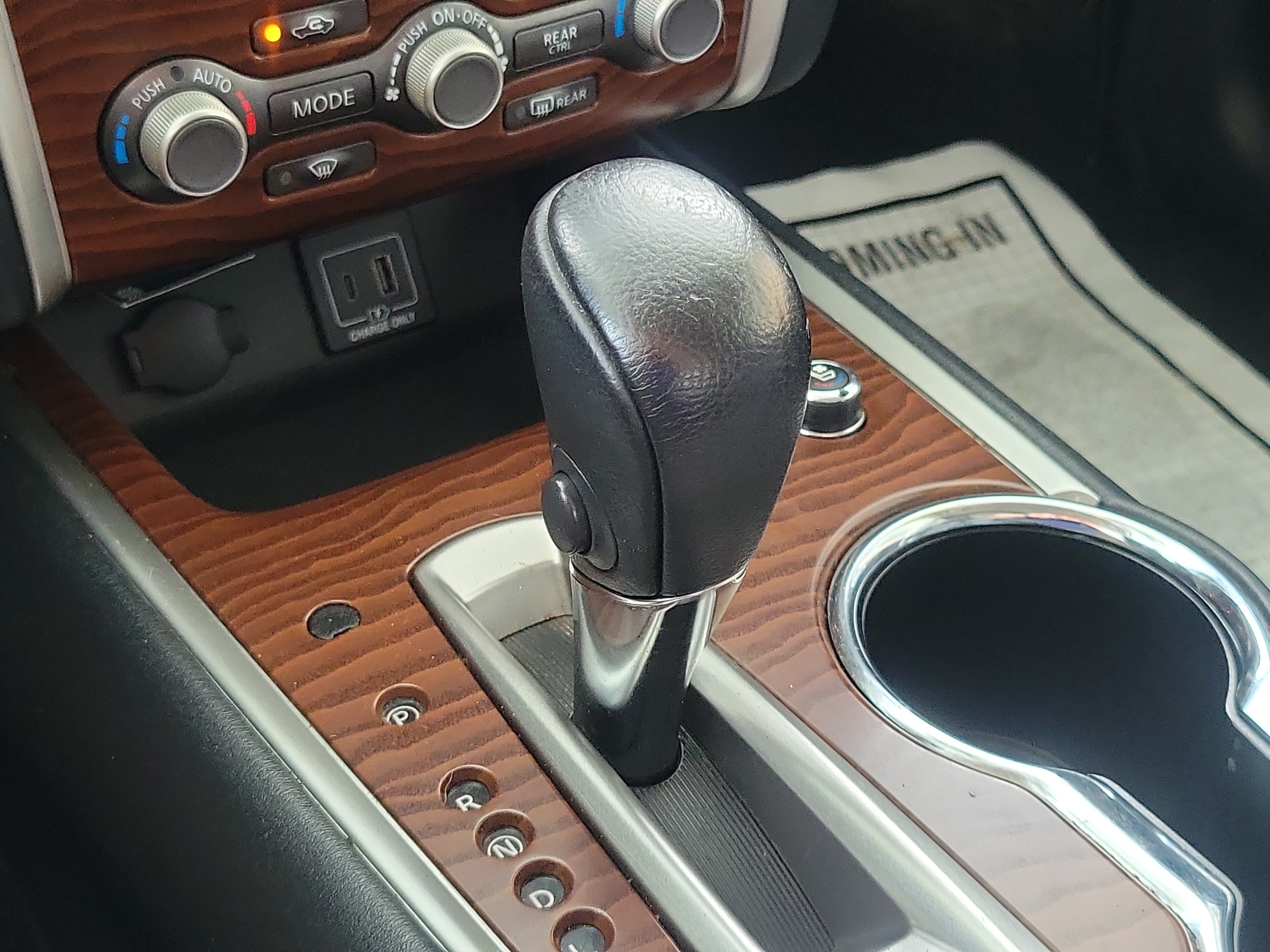 Used 2020 Nissan Pathfinder Platinum FWD image 27