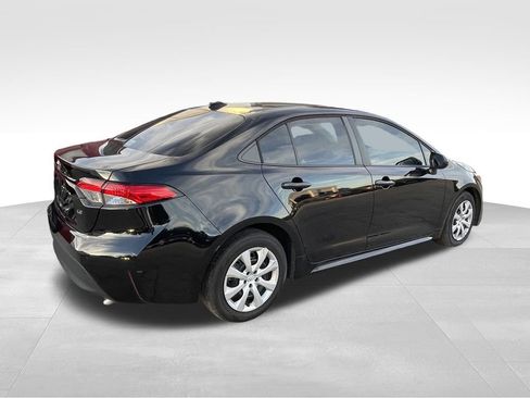 Used 2024 Toyota Corolla LE image 2