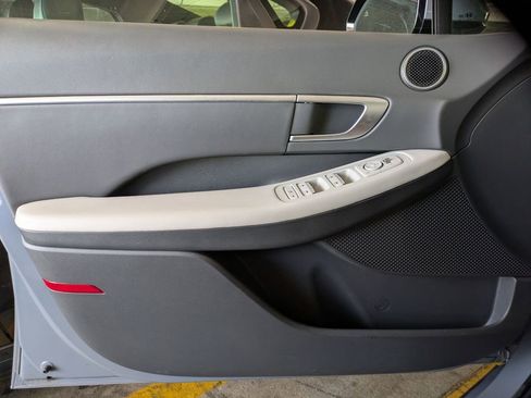 Used 2025 Hyundai Sonata SEL FWD image 11