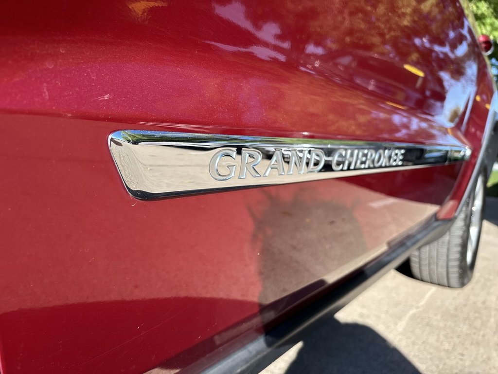 Used 2012 Jeep Grand Cherokee Laredo AWD/4WD image 37