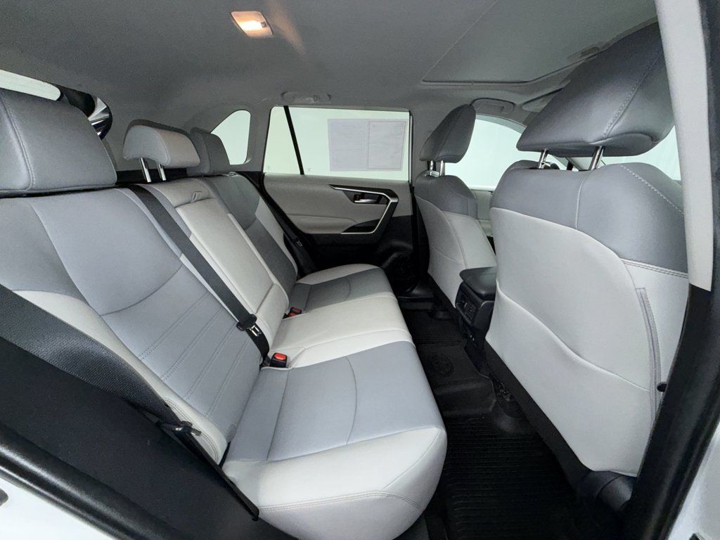 Certified 2020 Toyota RAV4 XLE Premium AWD/4WD image 18