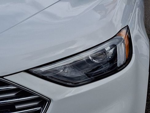 Used 2022 Ford Edge SEL AWD/4WD image 9