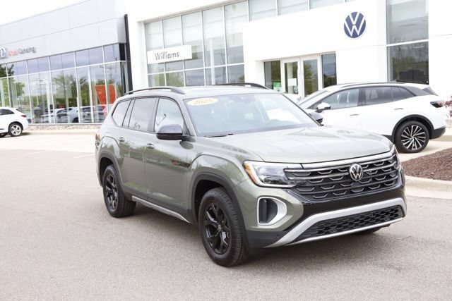 Used 2025 Volkswagen Atlas Peak Edition SE AWD/4WD image 1