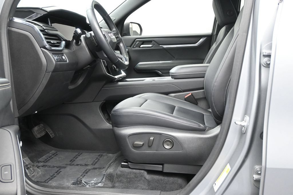 Used 2024 GMC Acadia Elevation w/ Luxury Package FWD image 12