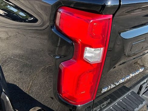 Used 2024 Chevrolet Silverado 1500 High Country w/ Z71 Off-Road Package AWD/4WD image 23