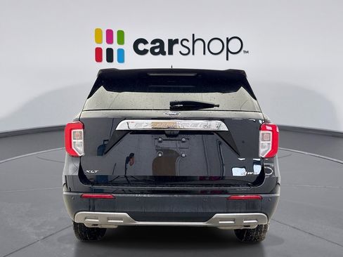Used 2022 Ford Explorer XLT w/ Equipment Group 202A image 4