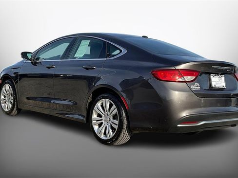 Used 2015 Chrysler 200 Limited w/ Convenience Group image 4