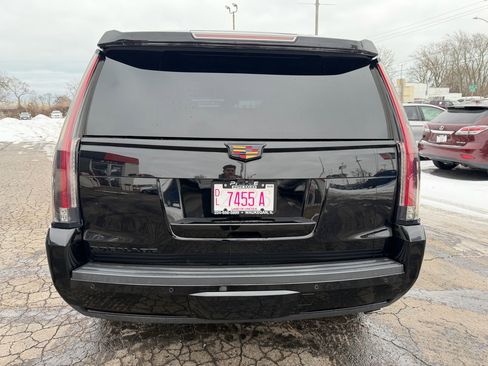 Used 2018 Cadillac Escalade Premium Luxury image 6