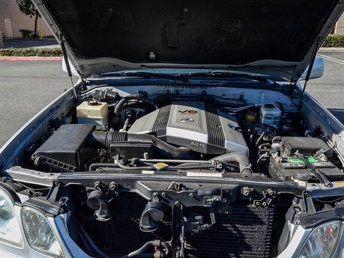 Used 2006 Lexus LX 470 image 32