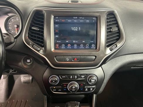 Used 2020 Jeep Cherokee Trailhawk w/ Comfort/Convenience Group AWD/4WD image 21
