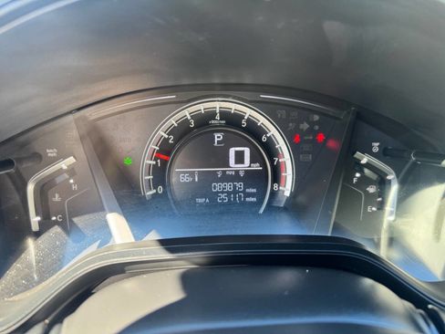 Used 2017 Honda CR-V LX image 7