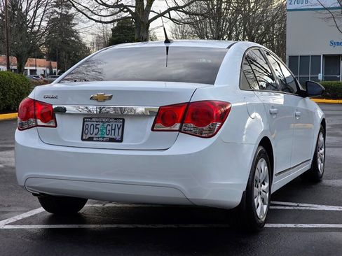 Used 2013 Chevrolet Cruze LS image 10