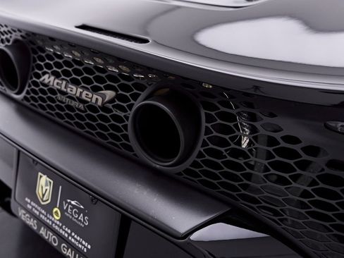 Used 2026 McLaren Artura RWD image 41