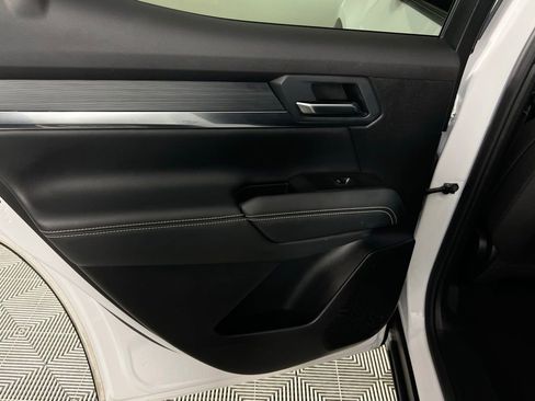 Used 2025 GMC Terrain Elevation image 28