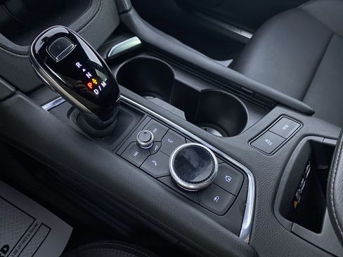 Certified 2022 Cadillac XT5 Premium Luxury w/ LPO, Floor Liner Package image 7