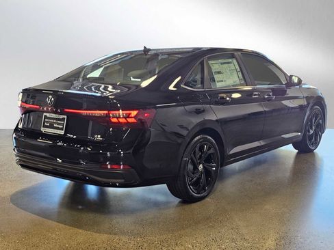 New 2025 Volkswagen Jetta SE image 3