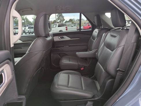 Certified 2025 Ford Explorer Active w/ Active Comfort Package RWD image 16