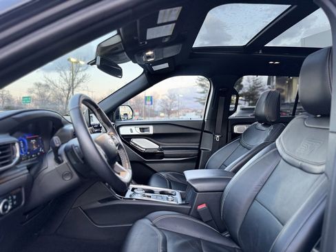 Used 2023 Ford Explorer ST w/ Technology Package image 16
