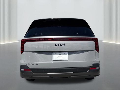 Used 2026 Kia Carnival SX Prestige FWD image 6