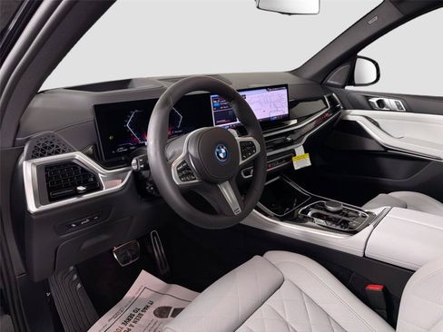 New 2026 BMW X5 xDrive50e w/ M Sport Package AWD/4WD image 9