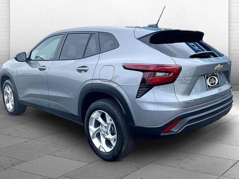 New 2026 Chevrolet Trax LS w/ LS Convenience Package FWD image 3