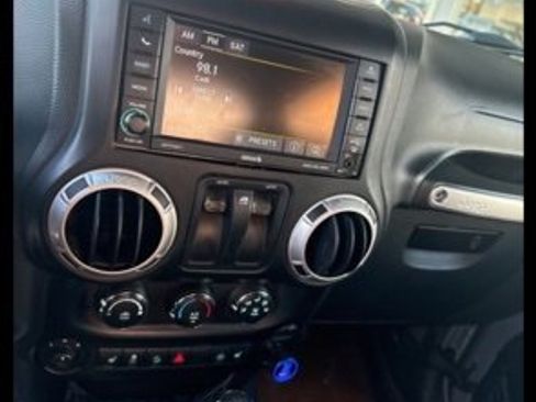 Used 2013 Jeep Wrangler Rubicon w/ PWR Convenience Group image 15