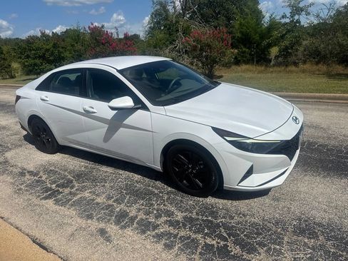 Used 2021 Hyundai Elantra SEL FWD image 1