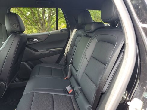New 2026 Chevrolet Equinox LT w/ Convenience Package II AWD/4WD image 9