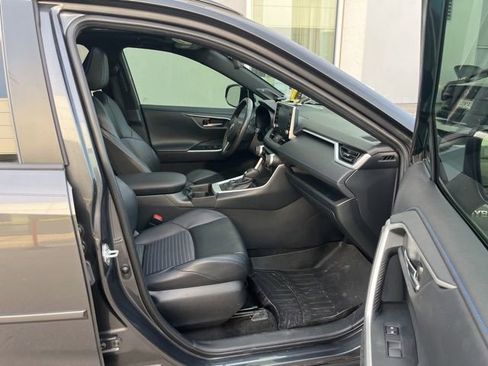 Used 2020 Toyota RAV4 XSE image 32