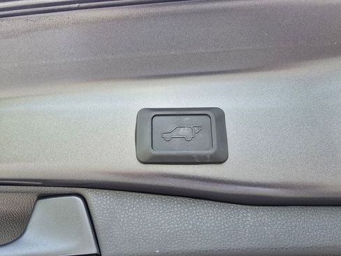 Used 2015 Toyota RAV4 XLE FWD image 37