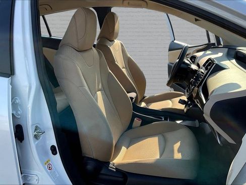 Used 2022 Toyota Prius LE FWD image 17