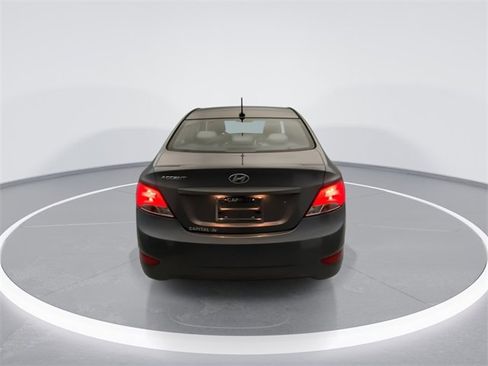 Used 2016 Hyundai Accent SE image 3