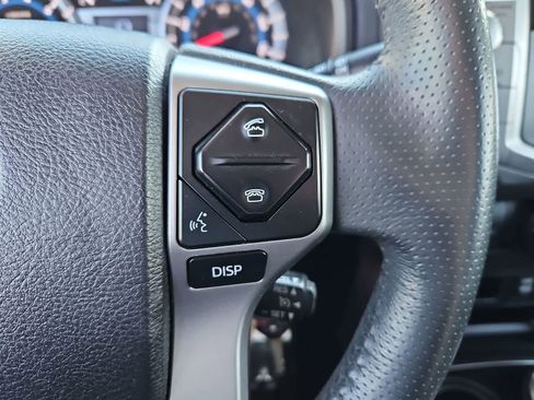 Used 2018 Toyota 4Runner SR5 AWD/4WD image 24