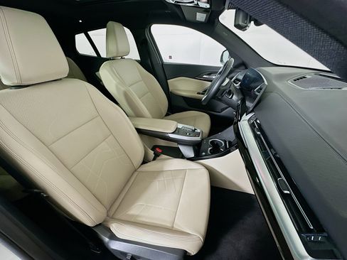 Used 2025 BMW X2 xDrive28i image 32