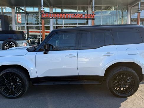 Used 2025 Lexus GX 550 w/ Accessory Package (Z1) image 2