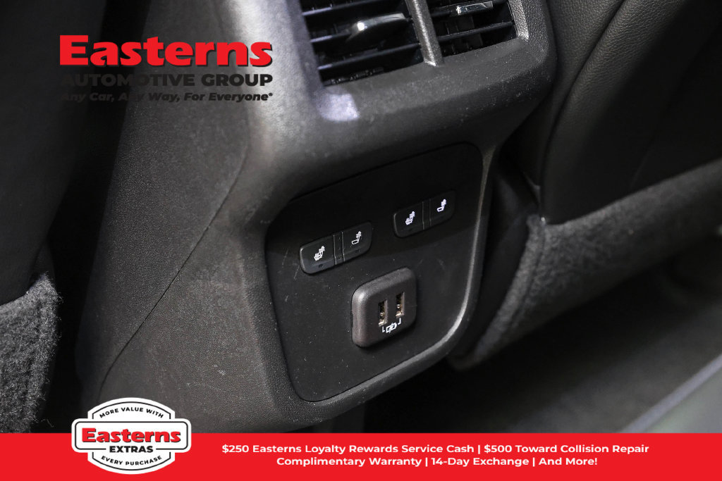 Used 2023 Chevrolet Equinox Premier AWD/4WD image 23