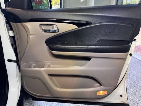Used 2017 Honda Pilot Touring image 48