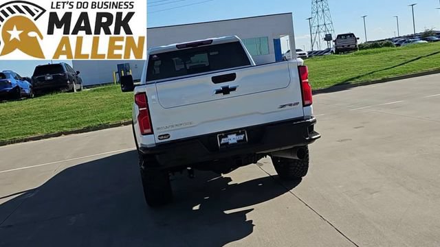 Used 2025 Chevrolet Silverado 2500 ZR2 w/ Technology Package AWD/4WD image 7