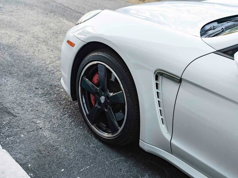 Used 2016 Porsche Panamera GTS AWD/4WD image 17