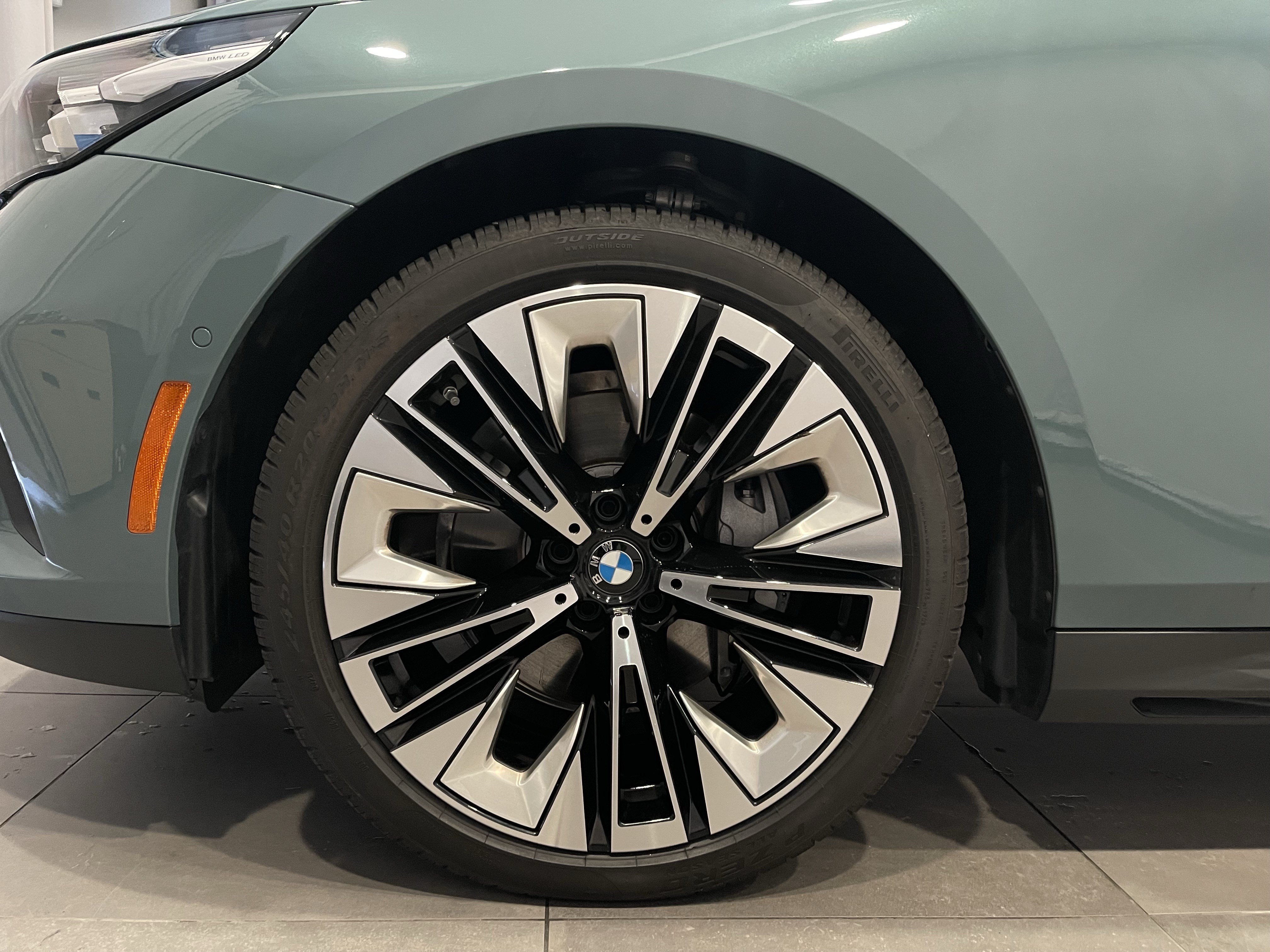 Used 2027 BMW 540i xDrive AWD/4WD image 7