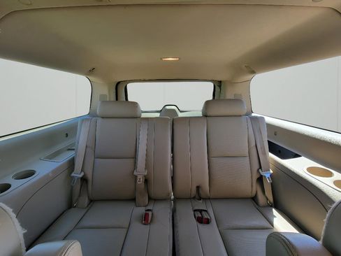 Used 2014 Chevrolet Suburban LTZ AWD/4WD image 30