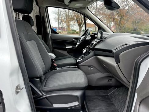Used 2019 Ford Transit Connect XLT image 24