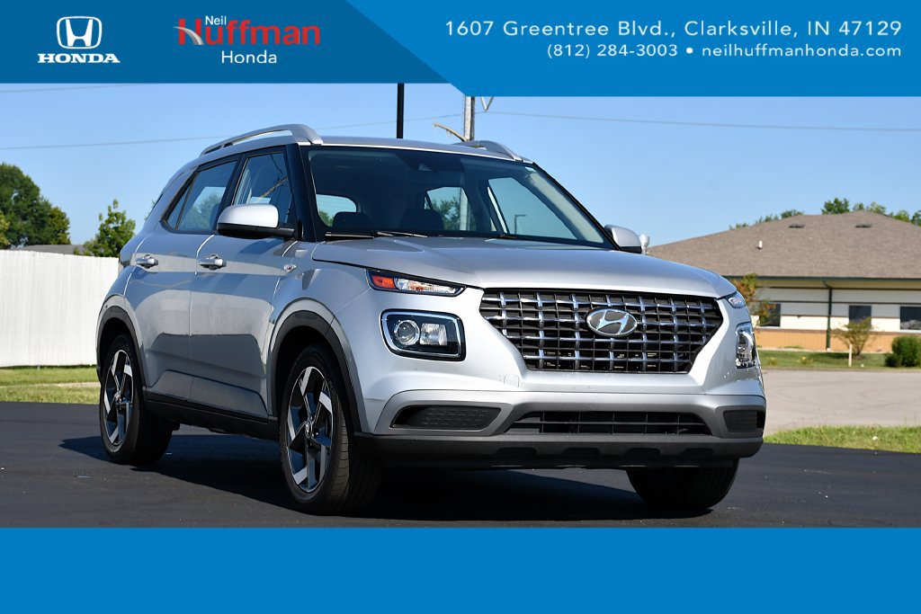 Used 2022 Hyundai Venue SEL FWD image 1