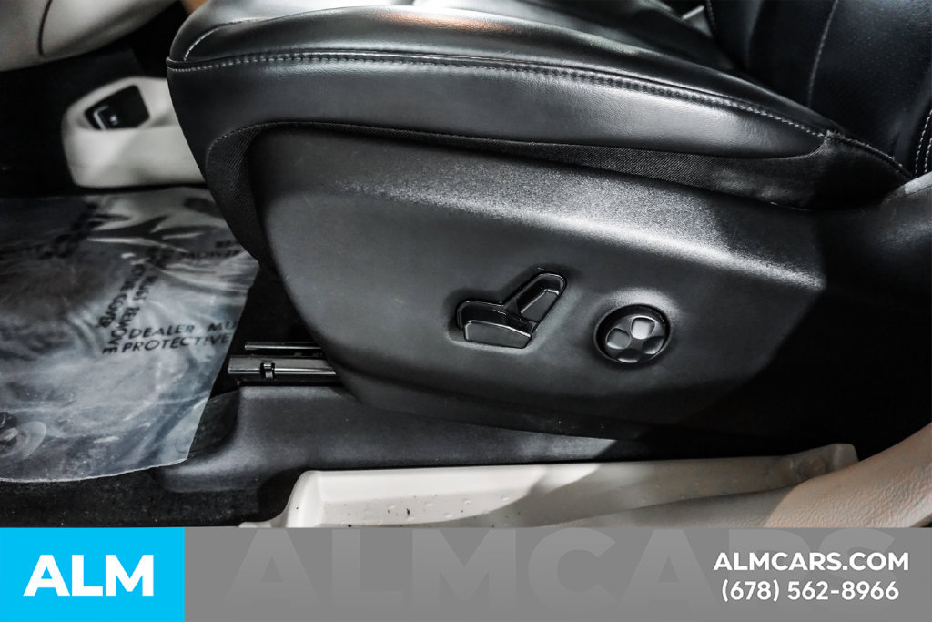 Used 2023 Chrysler Pacifica Touring-L FWD image 31