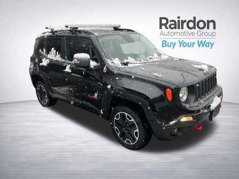 Used 2016 Jeep Renegade Trailhawk w/ Premium Trailhawk Package image 38