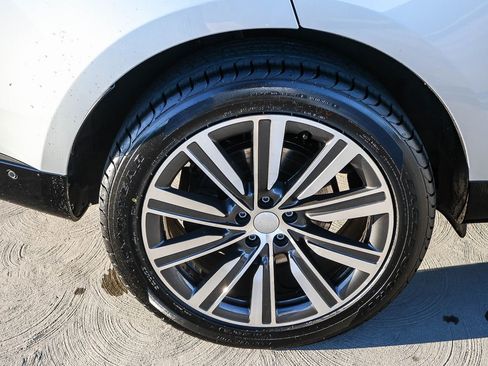 Certified 2023 Land Rover Range Rover SE image 13