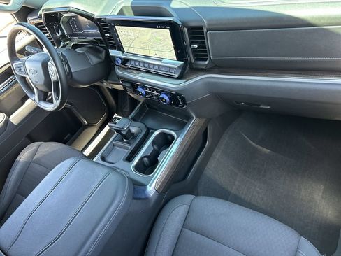 Used 2025 Chevrolet Silverado 1500 LT Trail Boss w/ Convenience Package II AWD/4WD image 28