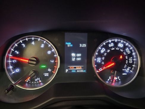 Used 2021 Toyota RAV4 XLE Premium image 20